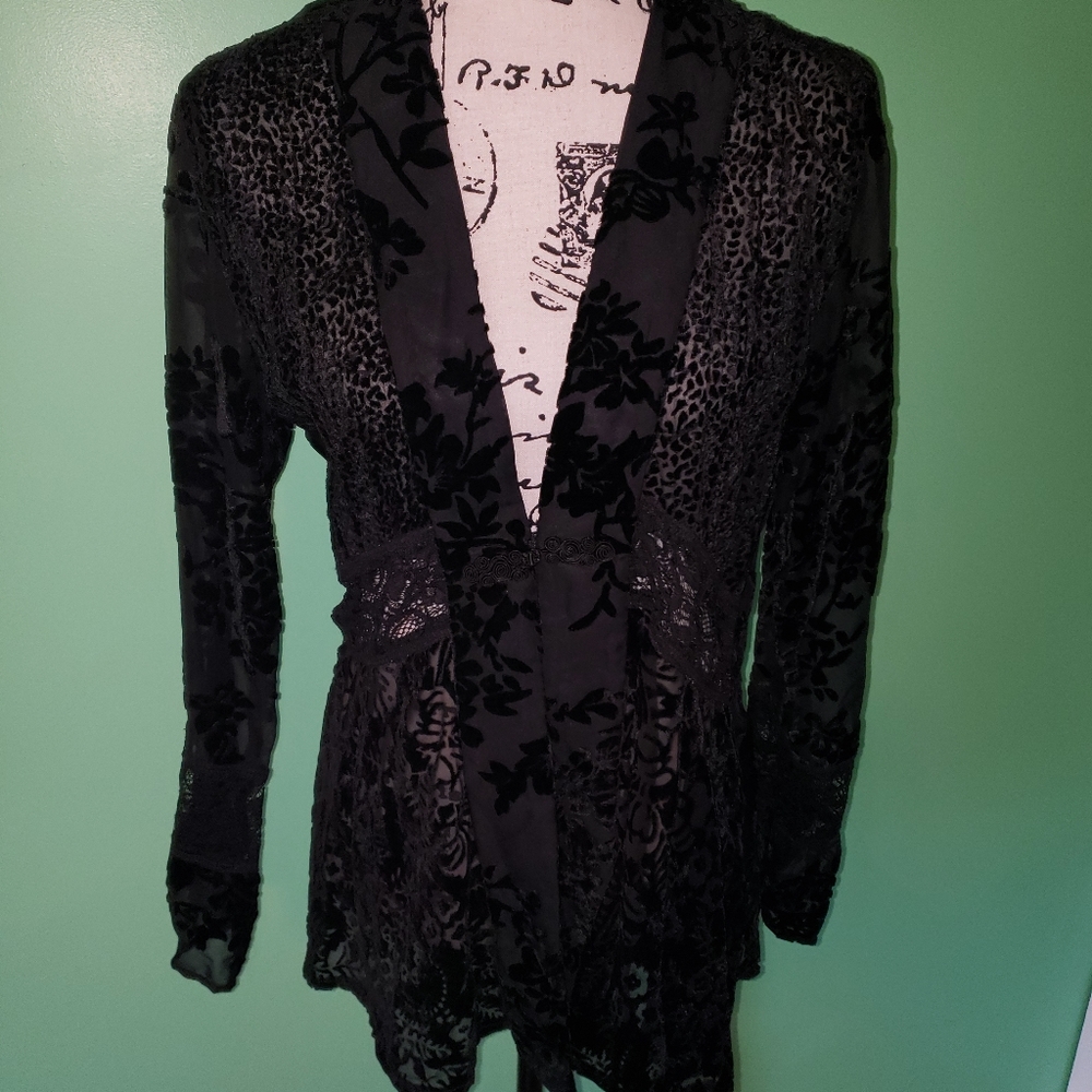 Nwot Chico's Lace Cardigan Top size 0(Small)